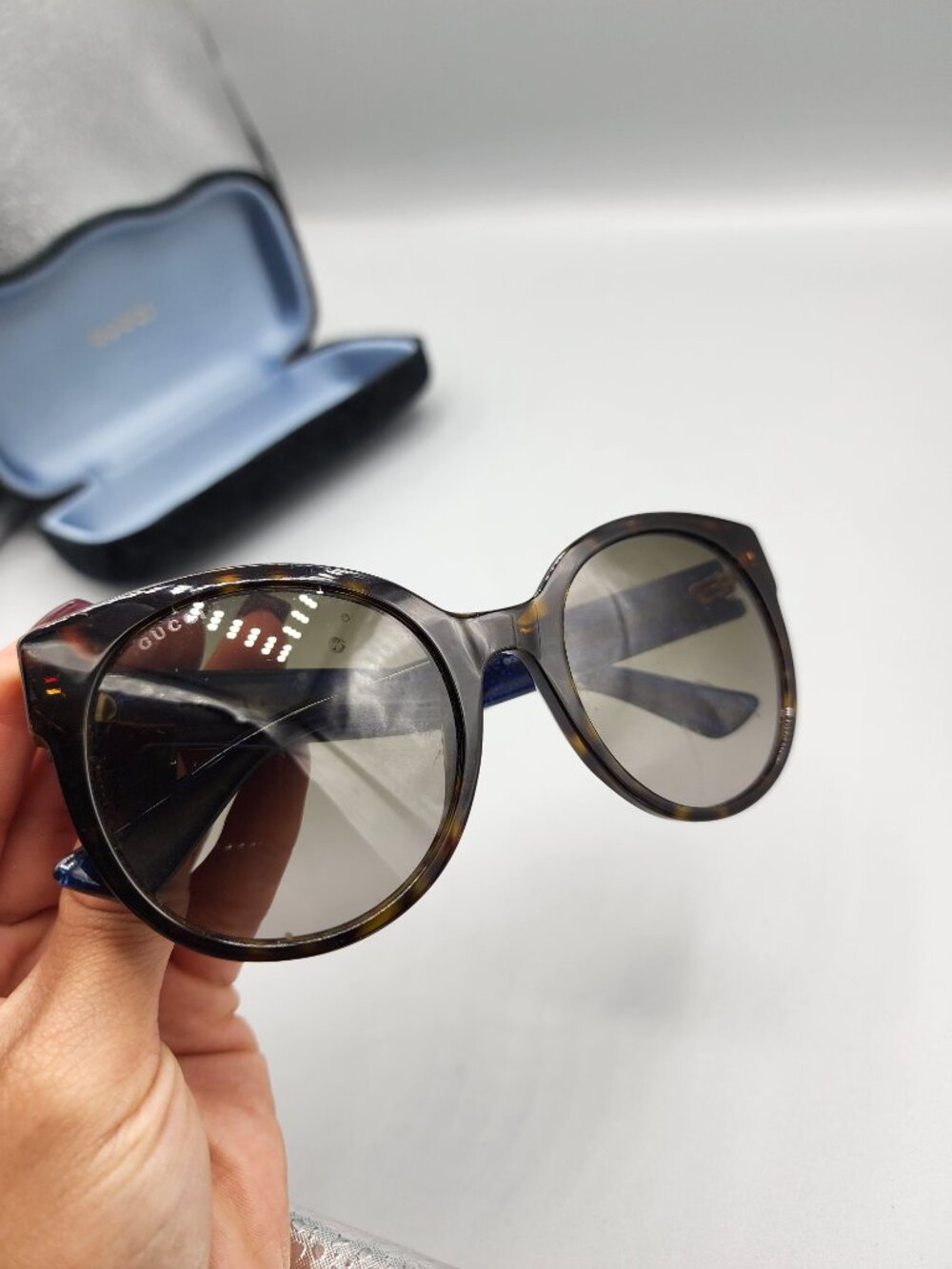 Gucci Tortoiseshell Round Sunglasses Blue Red Web Stripe CC Case